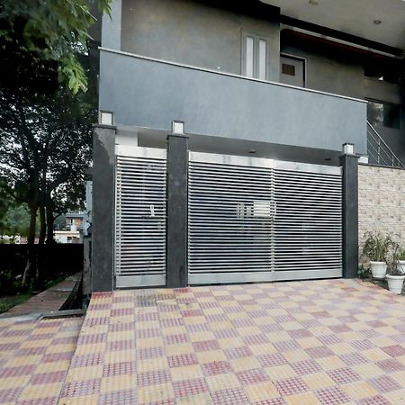 Townhouse Rohini Sector 24 Hotel Delhi  Exterior photo