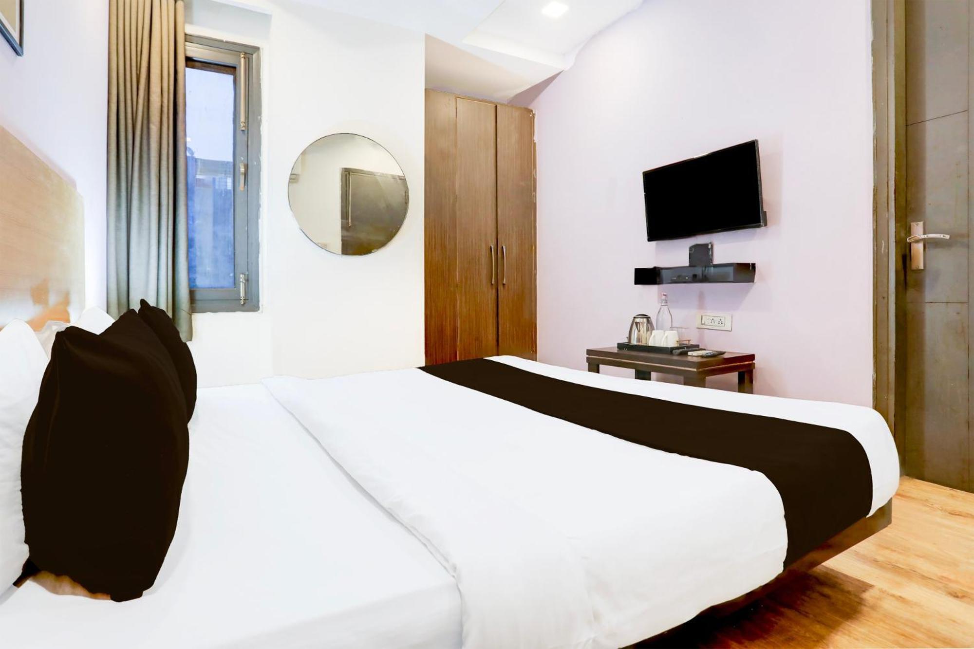 Townhouse Rohini Sector 24 Hotel Delhi  Exterior photo
