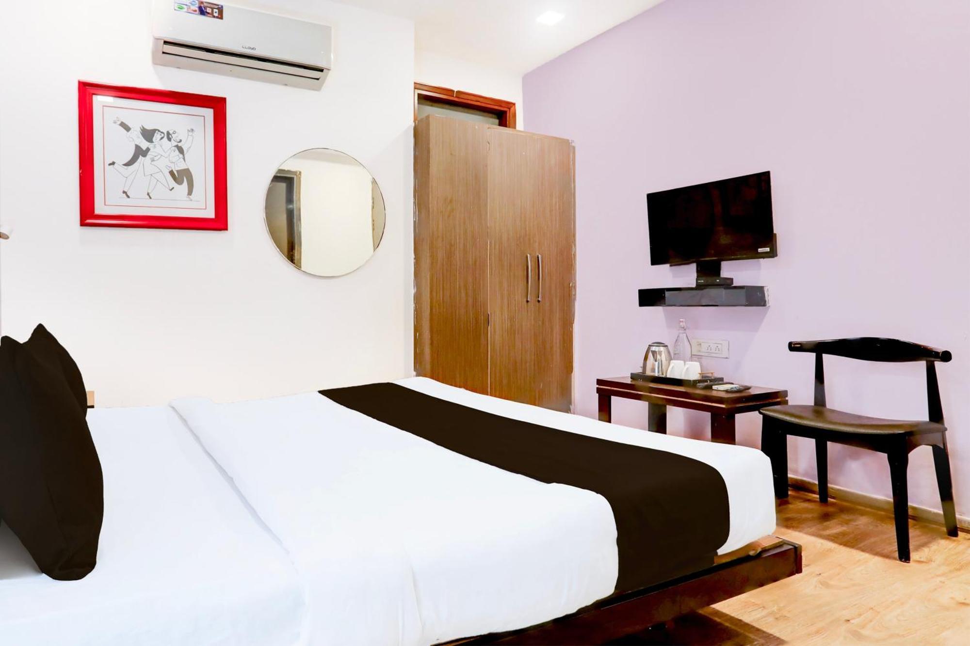 Townhouse Rohini Sector 24 Hotel Delhi  Exterior photo