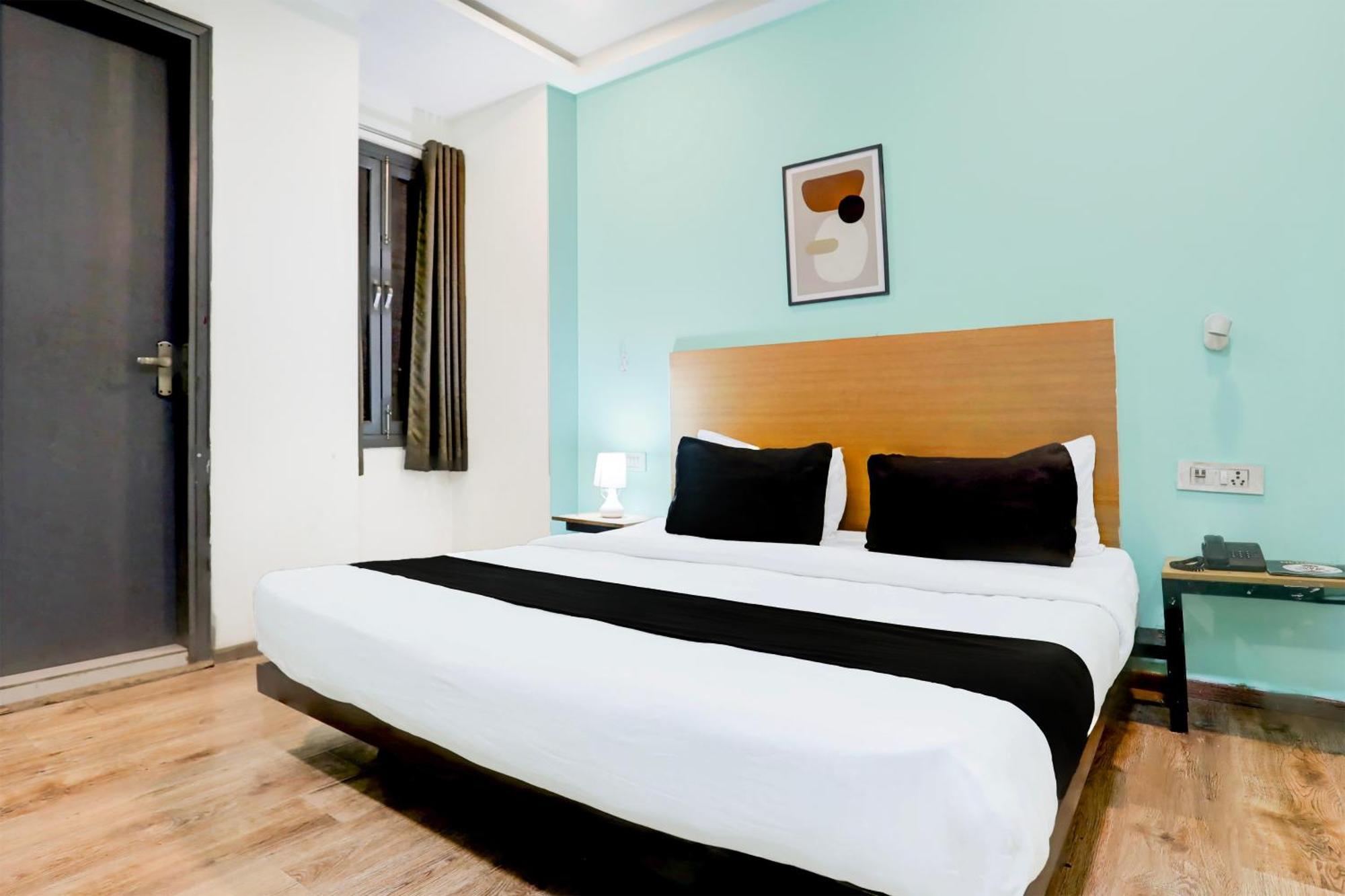 Townhouse Rohini Sector 24 Hotel Delhi  Exterior photo