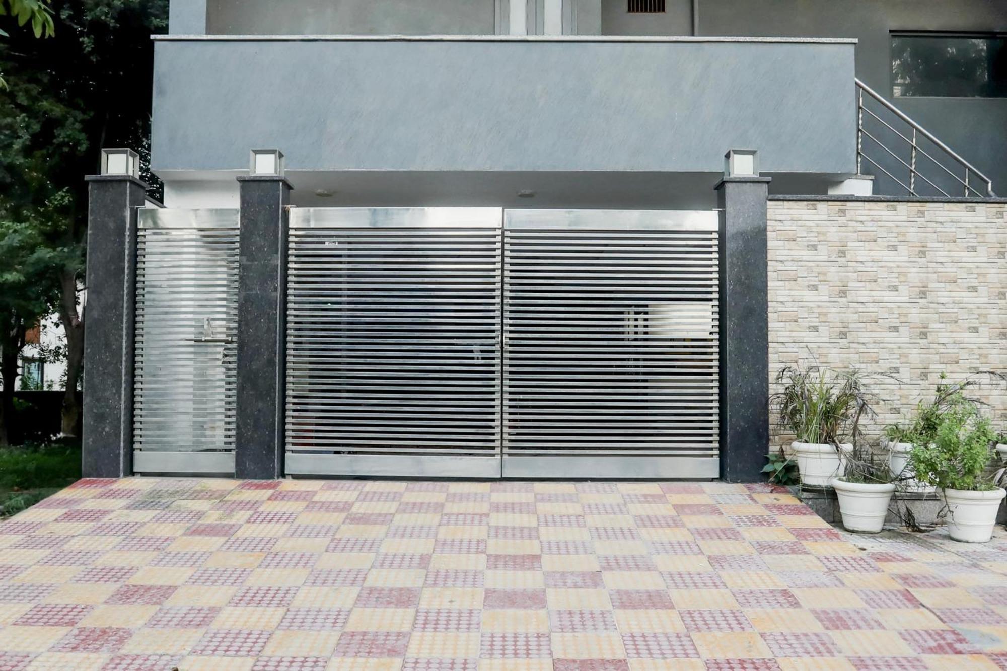 Townhouse Rohini Sector 24 Hotel Delhi  Exterior photo